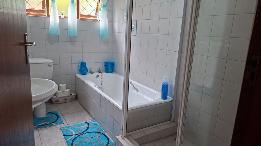 4 Bedroom Property for Sale in Beacon Bay North Eastern Cape